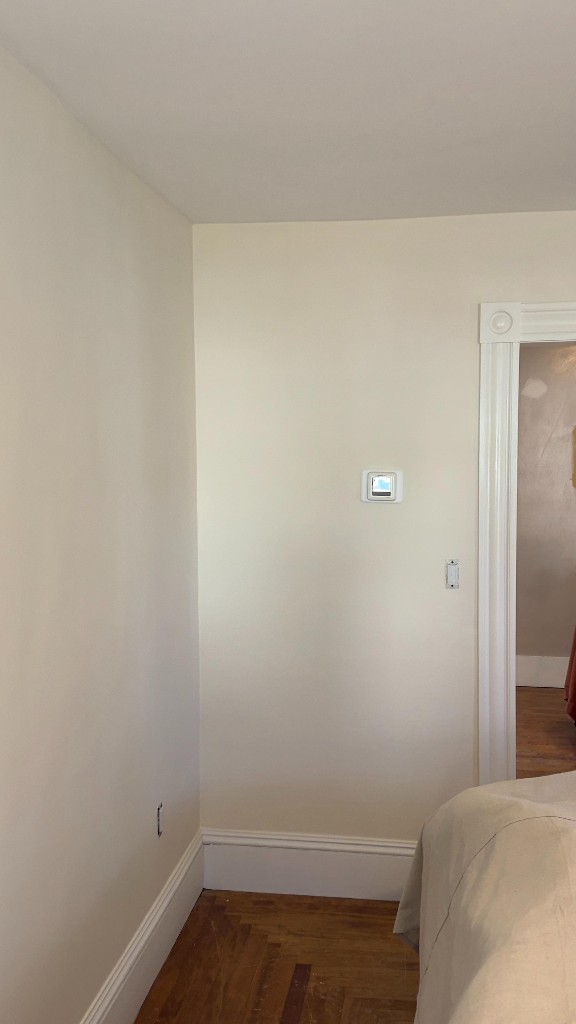 Bedroom walls after interior painting by Servidori Painting